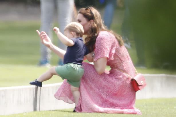 凱特威廉透露「每晚將孩子哄睡後」愛做的事，跟普通人一樣好溫馨！