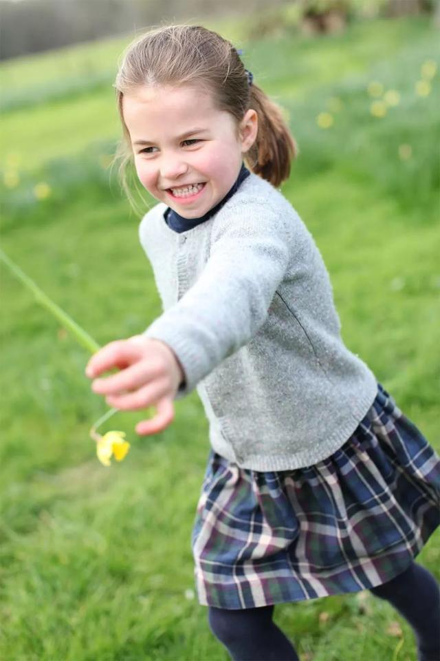 原來夏洛特不是普通公主,她將擁有「不尋常新頭銜」,像女王一樣稀有!