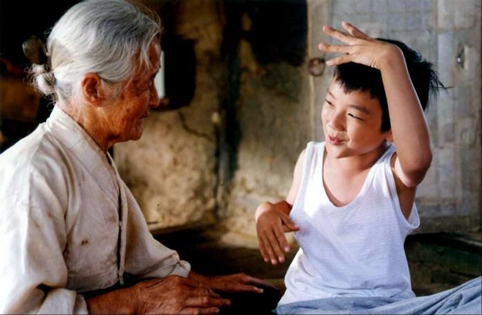 洗澡前先燒水！她Po「鄉下古早味灶台」勾起童年回憶　網直喊「比現在熱水器還猛」：想起阿嬤了