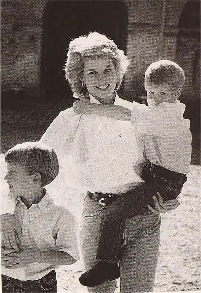 黛安娜王妃「膽大心細」勇於做自己，曾多次公開和女王叫板！