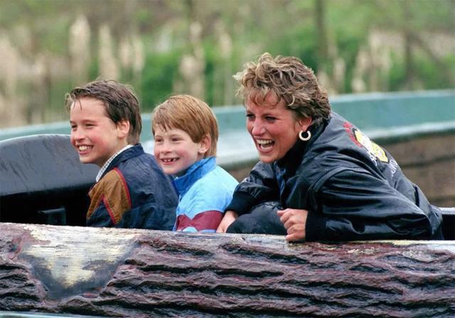 黛安娜王妃「膽大心細」勇於做自己，曾多次公開和女王叫板！