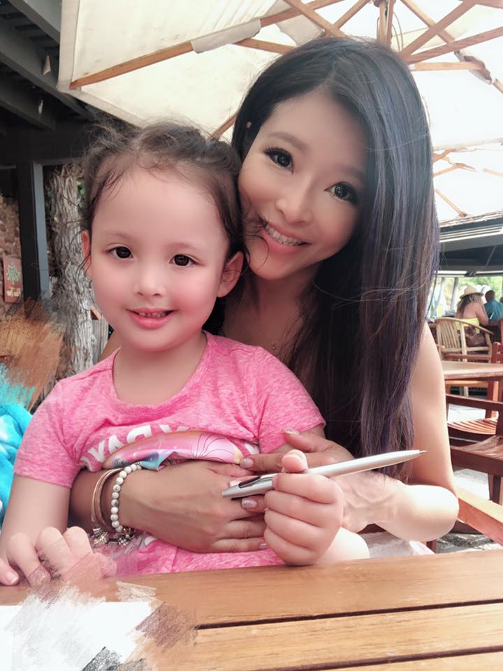 李愛綺洋老公「當眾談賣妻」笑喊買1送9　她變臉嗆「嫌我家人是拖油瓶？」：連我的出身也嘲諷