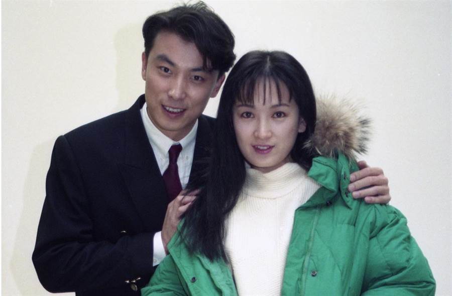 港版吳佩慈！龔慈恩20歲女兒「遺傳爸媽好基因」氣質超空靈　173公分「腳頂逆天長腿」母女私下感情超好