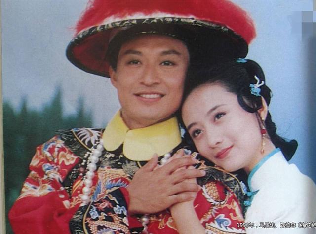 一生最愛2女人！姜育恆「25歲愛女近照曝光」清秀自信神似媽媽　結縭28年「向愛妻立墳前承諾」滿滿洋蔥