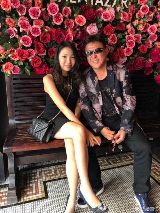 一生最愛2女人！姜育恆「25歲愛女近照曝光」清秀自信神似媽媽　結縭28年「向愛妻立墳前承諾」滿滿洋蔥