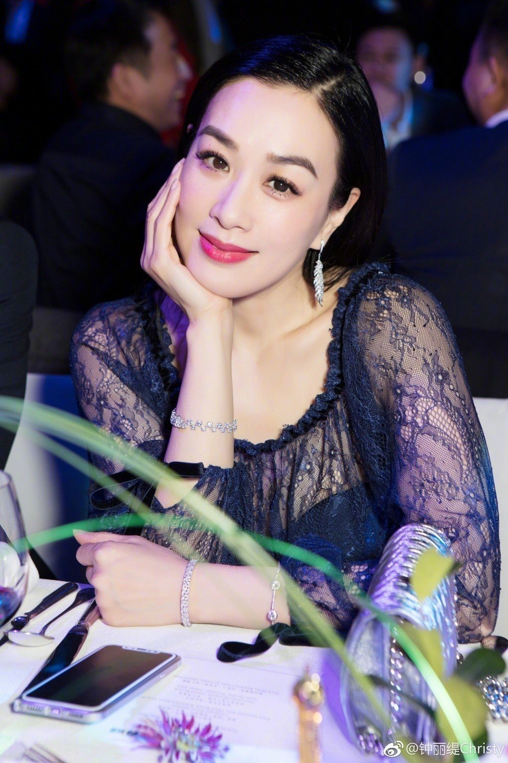 二婚像被騙！鍾麗緹談2次失敗婚姻「最對不起大女兒」7天不敢回家　三婚「嫁小12歲夫」謝把三繼女視如己出