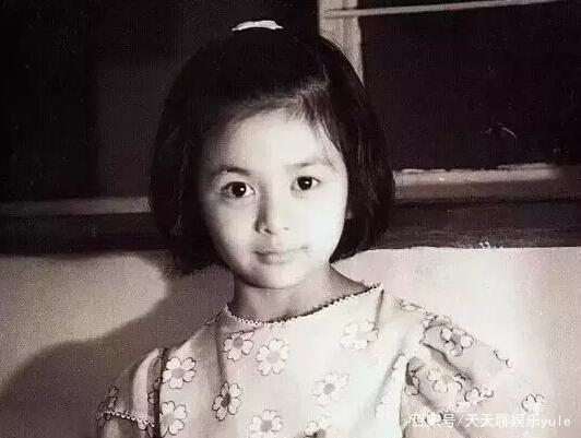 關之琳當年的「眼睛」有多美？她瞟一眼過來　是男人都會「自作多情起來」美得驚心動魄