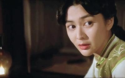 關之琳當年的「眼睛」有多美？她瞟一眼過來　是男人都會「自作多情起來」美得驚心動魄