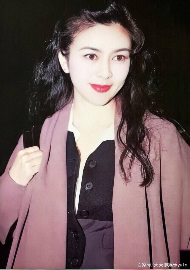 關之琳當年的「眼睛」有多美？她瞟一眼過來　是男人都會「自作多情起來」美得驚心動魄