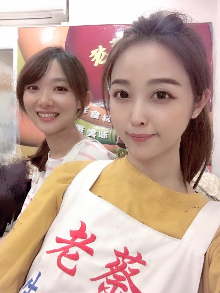 逢甲最美煎包妹！36歲「神逆齡少女臉蛋」美翻全網　同框「家中高顏值3姊妹」被狂讚：神基因