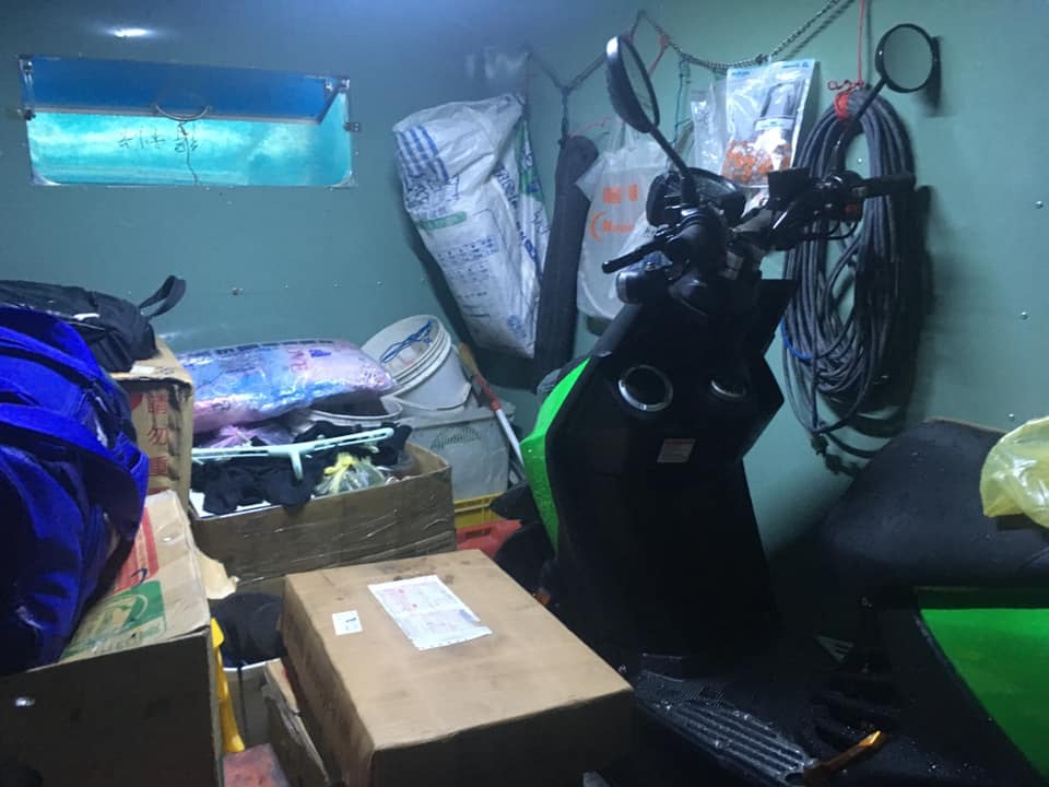 不准用託運！兒住校「老爸親自幫運機車」寧願冒風險　親力親為不喊累「滿滿父愛舉動」引全網共鳴