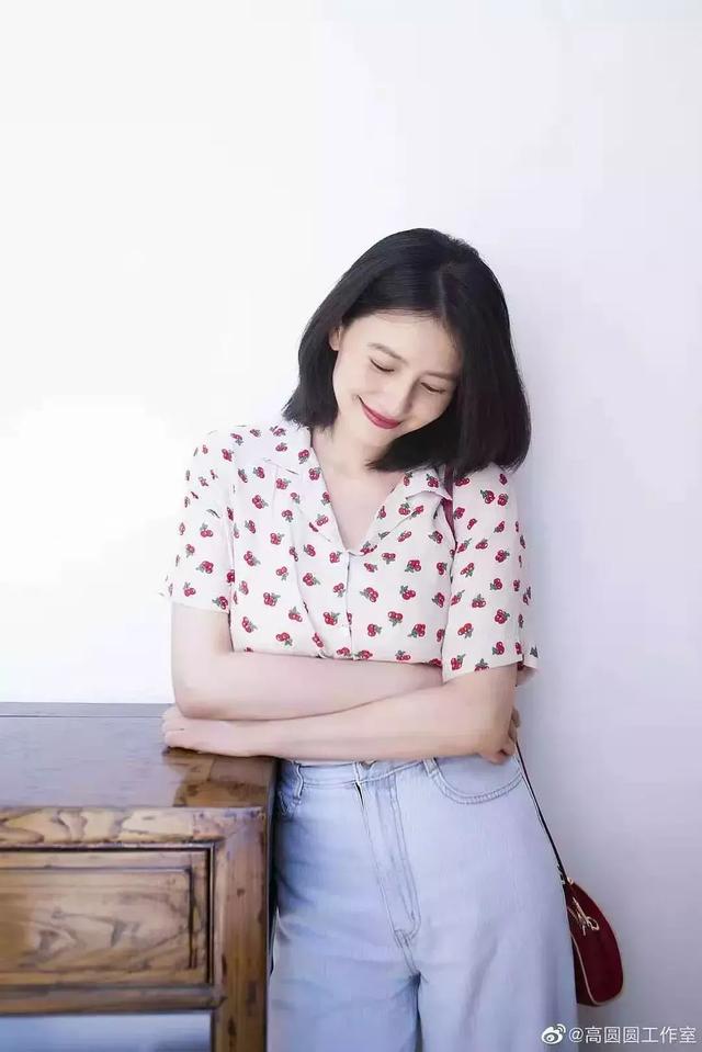 高圓圓產後3個月曝光！氣質依舊少女感十足：幸福的婚姻，都在誇獎出來的