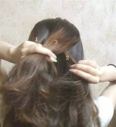 夏天女孩子必學「4款紮頭髮」的方法   簡單好看又涼爽