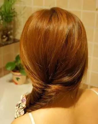 夏天女孩子必學「4款紮頭髮」的方法   簡單好看又涼爽