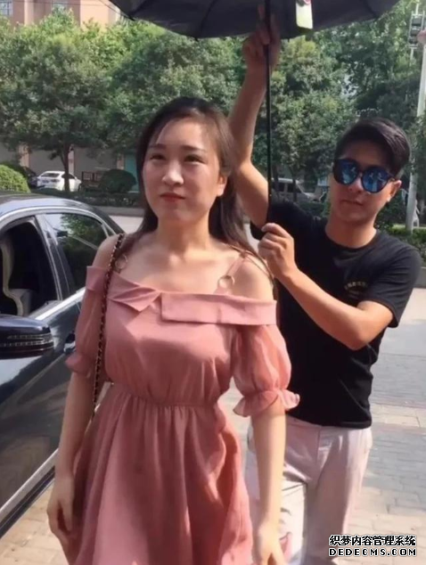 電眼美女煮麵「被封最美拉麵西施」爆紅全中國！粉絲慕名朝聖「終於見到本尊」秒看傻：我不想吃了