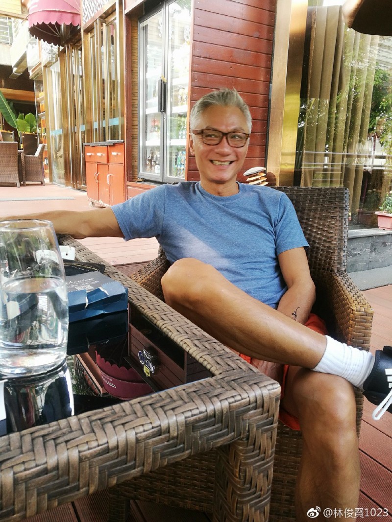 昔當紅小生「與劉嘉玲3年情斷」退出演藝圈　「經商失敗破產」晚年妻離子散