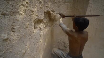 真人版「我的世界」!越南小哥徒手挖豪宅,還自帶泳池,惹6千萬網友羨慕:一級度假體驗