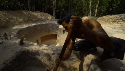 真人版「我的世界」!越南小哥徒手挖豪宅,還自帶泳池,惹6千萬網友羨慕:一級度假體驗