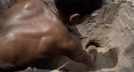 真人版「我的世界」!越南小哥徒手挖豪宅,還自帶泳池,惹6千萬網友羨慕:一級度假體驗