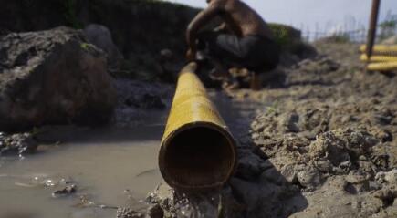 真人版「我的世界」!越南小哥徒手挖豪宅,還自帶泳池,惹6千萬網友羨慕:一級度假體驗