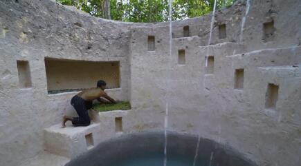 真人版「我的世界」!越南小哥徒手挖豪宅,還自帶泳池,惹6千萬網友羨慕:一級度假體驗