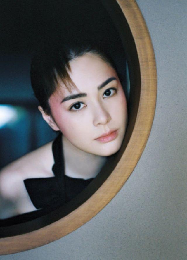 有種化妝叫阿嬌的「胎記妝」，普通人化被當「異類」，她越看越美艷：果然有顏的女人最自信