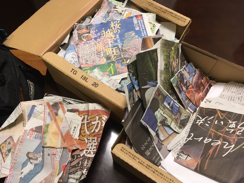 90歲阿嬤在家無聊「把舊報紙拿來拼貼」！慢工出細活「最後剪出各種神作」爆紅全網：章魚燒超逼真