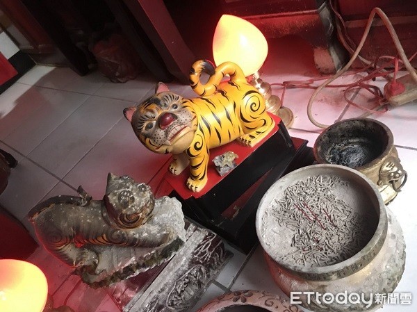 2歲女兒路上狂奔「貨車朝著她衝過去」　只差一秒「虎爺、玄天上帝聯手救人」媽當場放聲大哭