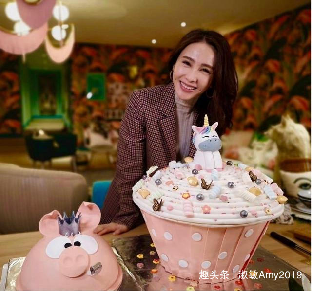 難分高下！47歲黎姿與「千億兒媳」徐子淇同框，「相差11歲」顏值與氣場絲毫不輸闊太