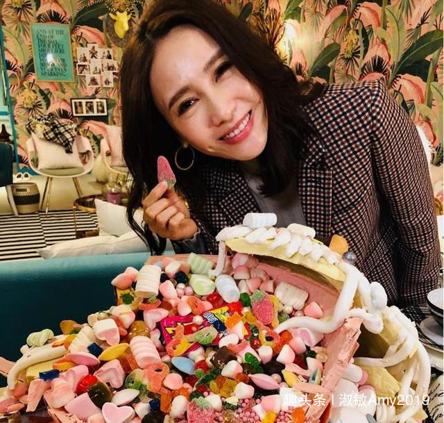 難分高下！47歲黎姿與「千億兒媳」徐子淇同框，「相差11歲」顏值與氣場絲毫不輸闊太