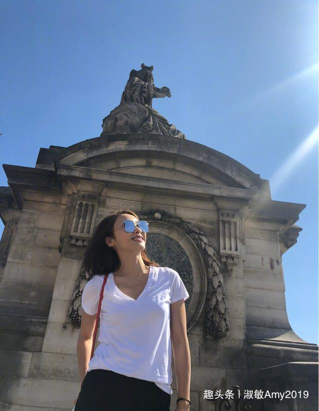 難分高下！47歲黎姿與「千億兒媳」徐子淇同框，「相差11歲」顏值與氣場絲毫不輸闊太