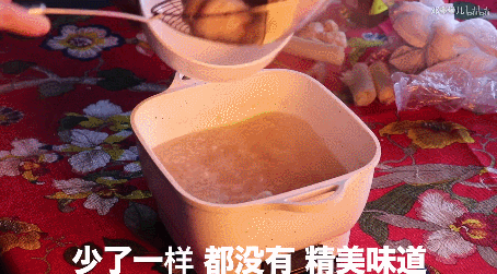24歲男孩「隱居鄉村種田養雞」陪外公生活！祖孫天天「攜手唱歌做飯」享受日常：其實大家也做得到