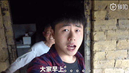 24歲男孩「隱居鄉村種田養雞」陪外公生活！祖孫天天「攜手唱歌做飯」享受日常：其實大家也做得到