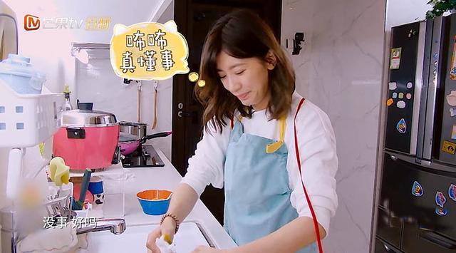 賈靜雯家中布置完美公開！　客廳沒茶几「空間超寬敞」浴室小而美「插座設計」藏巧思