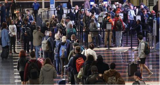 世界上「誤機」最久的旅客！被滯留機場17年，從青年熬成大叔  不曾離開半步