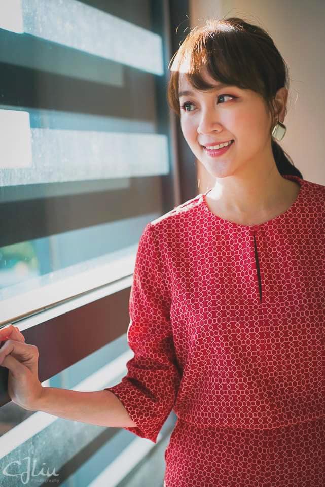 美女主播寵獨生女「一週學6才藝」！學費存到大學「每年出國玩3次」　夫妻不當小孩負荷：已找好安養院