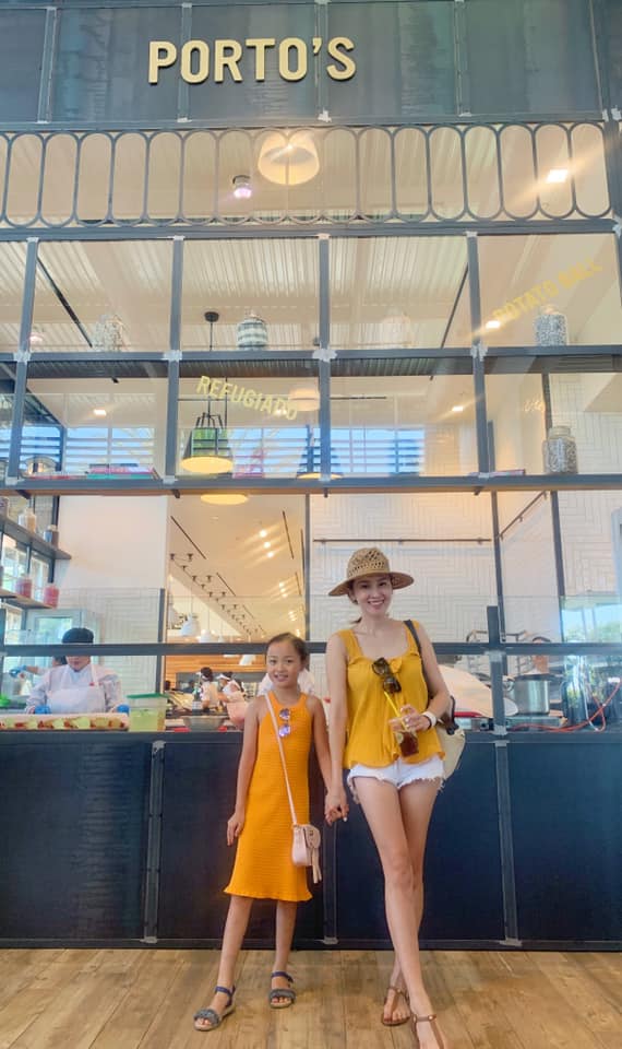 美女主播寵獨生女「一週學6才藝」！學費存到大學「每年出國玩3次」　夫妻不當小孩負荷：已找好安養院