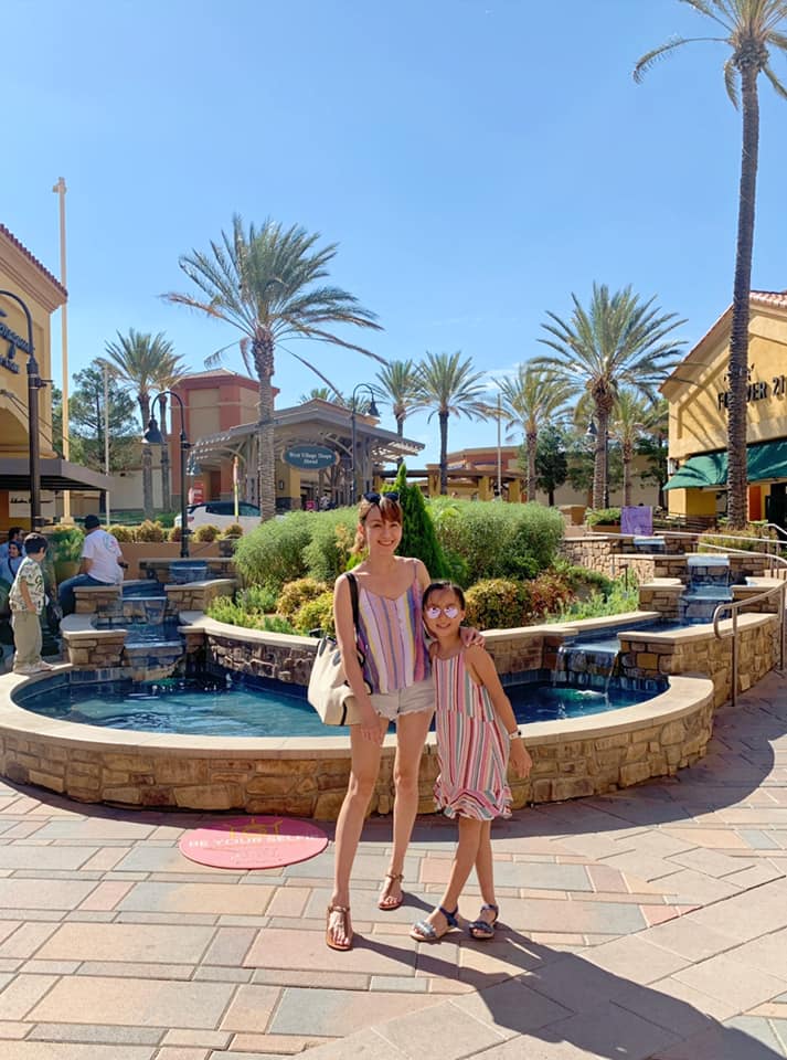 美女主播寵獨生女「一週學6才藝」！學費存到大學「每年出國玩3次」　夫妻不當小孩負荷：已找好安養院