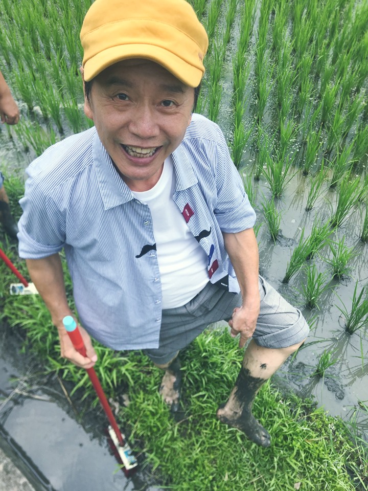黃西田主持20年！出外景1個月想辭退：上山下海不堪負荷　讓兒驕傲苦撐「72歲越活越年輕」