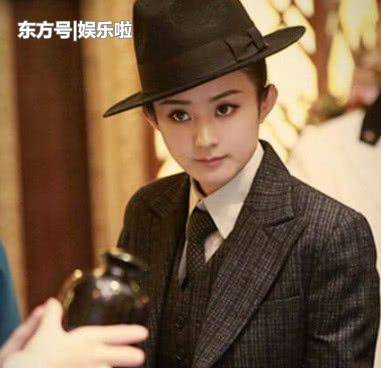 同樣是女扮男裝:楊冪俊俏、趙麗穎英氣、熱巴一眼就認出,而有兩位騙了我們整個童年