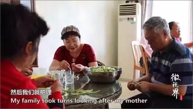 不給子女添麻煩！15位7旬老人「抱團養老」：一起住別墅「養雞種菜跳舞」