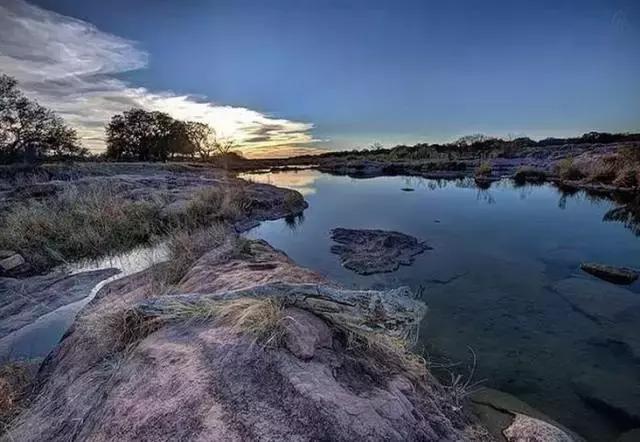 不給子女添麻煩！15位7旬老人「抱團養老」：一起住別墅「養雞種菜跳舞」