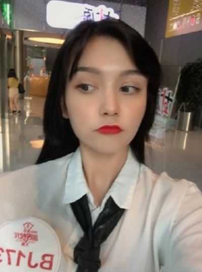 迪麗熱巴校花表妹「照片中逆天級美貌」被稱讚!首度公開露面「零P圖真實顏值」網看呆:修圖修很大