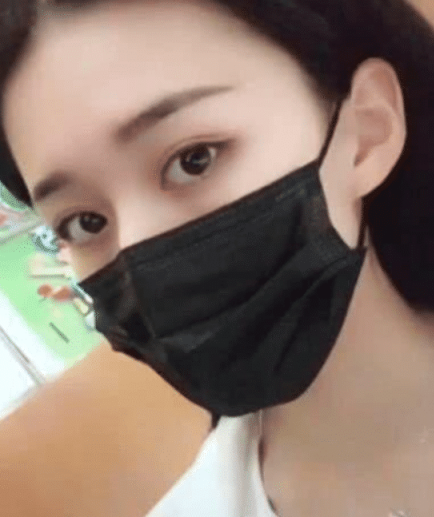 抖音「迷人眼」小姐姐火了，摘下口罩那一刻，網友：還是戴上吧