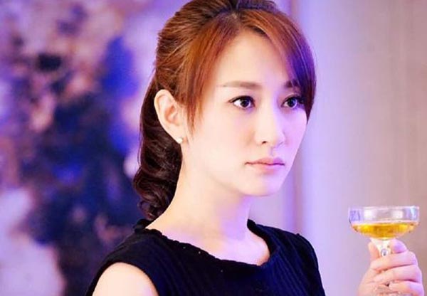 曾為男友流產2次！「同居7年共患難」分手收場　製作人老公「送8億豪宅寵愛」婚後幸福