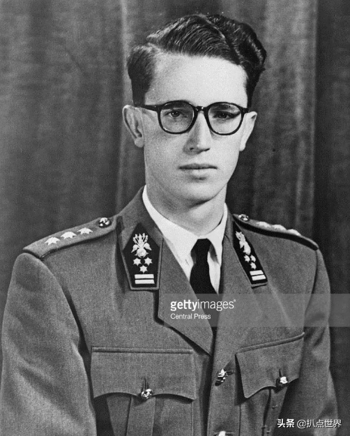 帥國王「棄公主娶護士」相守白頭仍牽手!愛妻「終身不孕」卻加倍疼愛 63歲離去留她「單相思20年」