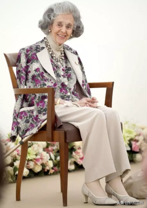 帥國王「棄公主娶護士」相守白頭仍牽手!愛妻「終身不孕」卻加倍疼愛 63歲離去留她「單相思20年」