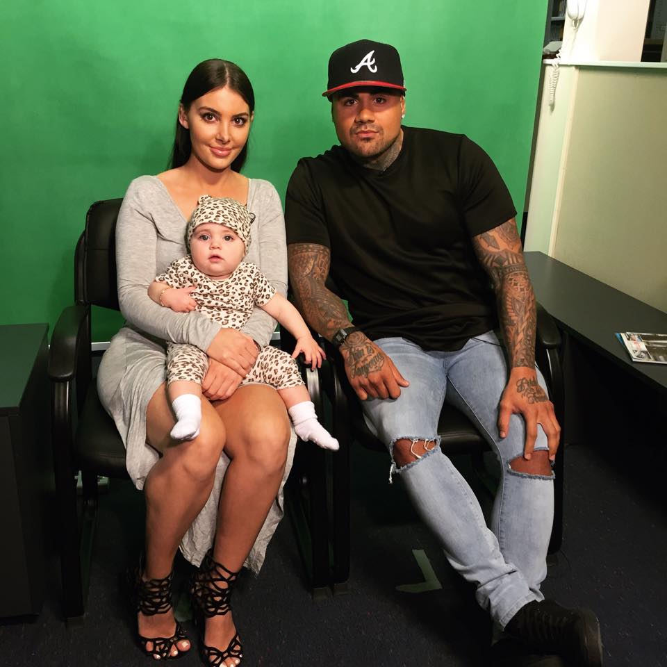 是吃可愛長大的？超Q寶寶「逆天長睫毛臉蛋」萌翻全網　長大化身「長髮靈氣美少女」電眼更迷人❤