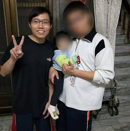 鐵皮工廠燃燒！台中勇消衝第一搜救「受困失聯6小時」　懷雙胞胎孕妻「終於找到老公」瞬間淚崩