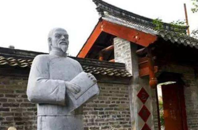 大清最任性考生!窮書生「扛著一袋饅頭」參加科舉考試,康熙看見先怒後喜:狀元就你了